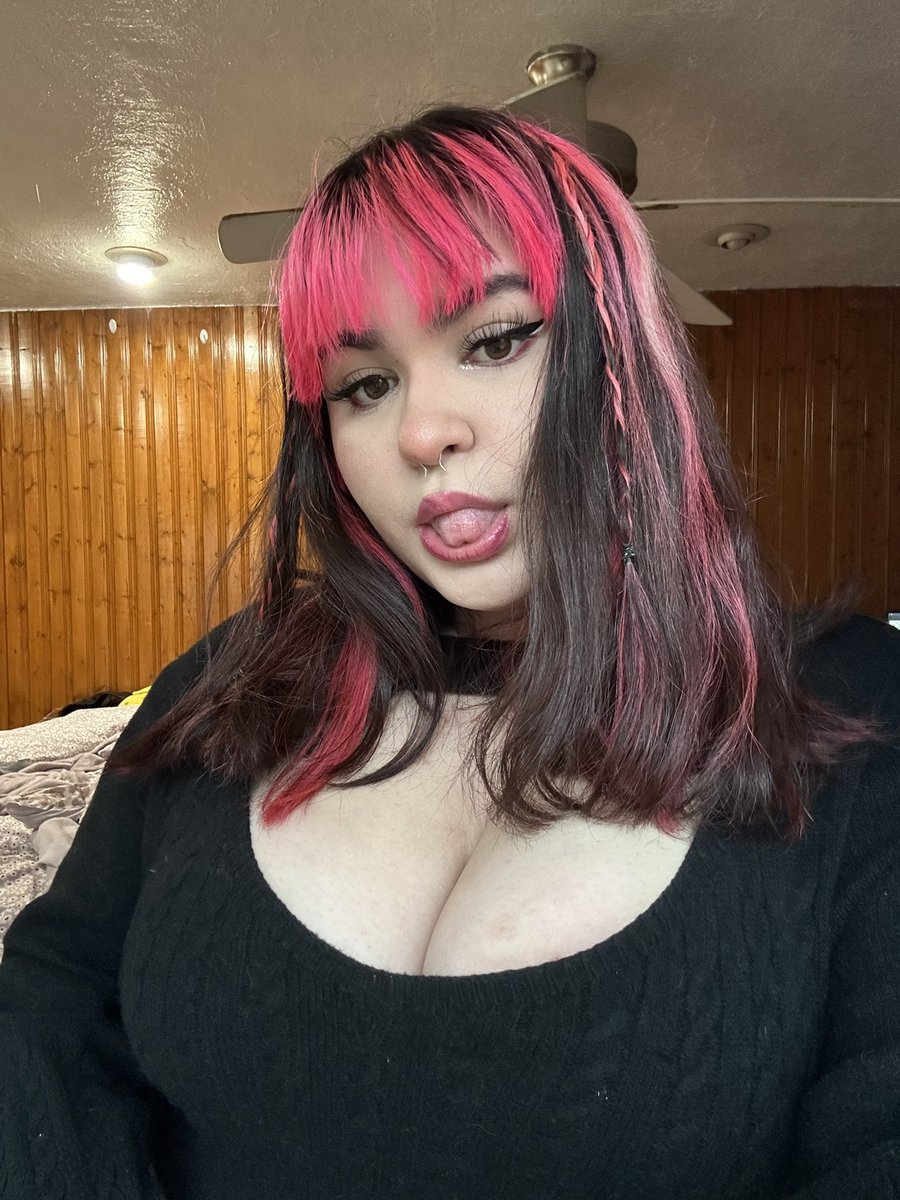 aweenatwt's tweet image. ^_−☆