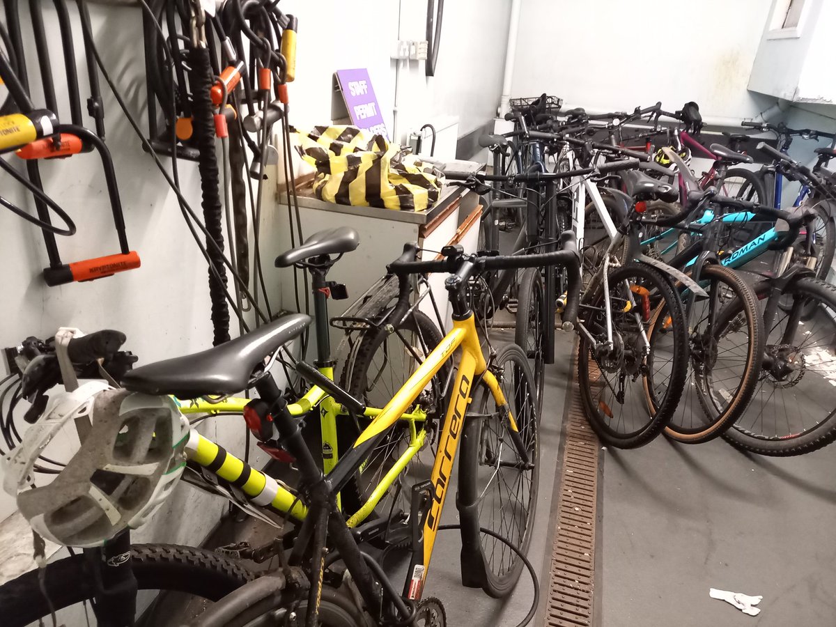 3rd Jan and the bike shed is already full. Great to see so many cyclists @LeedsHospitals @FacilitiesLeeds