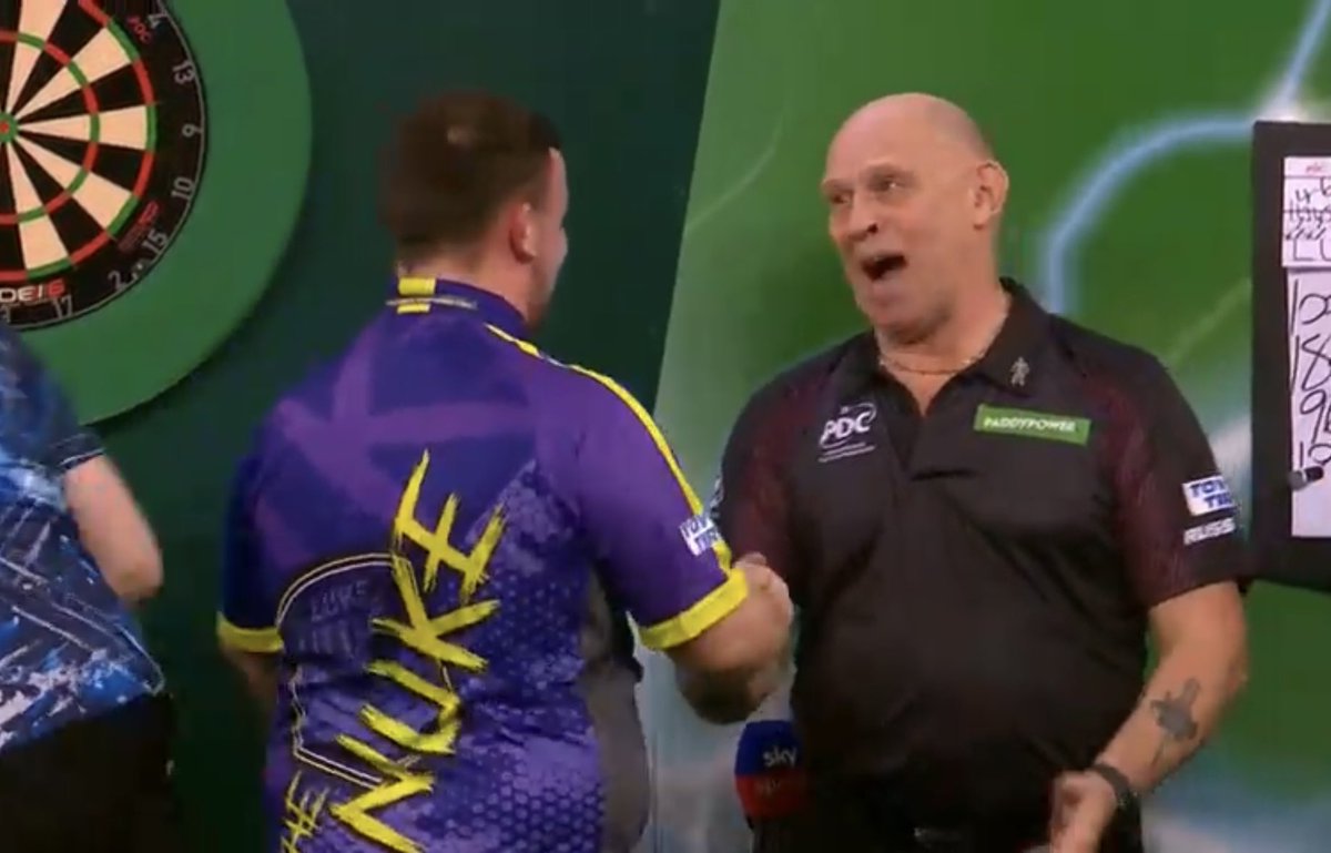Big moment – one has entered to top and one leaves.
#LukeLittler #russbray #darts #PDCWorldChampionship