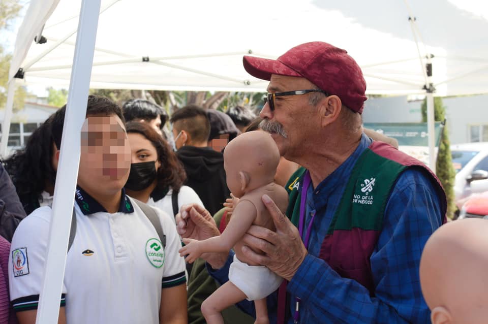 iapa_cdmx's tweet photo. 🧒👧👦Infancias y juventudes saludables garantizan una adecuada transición a la adultez👫
🏫🗣️En el @iapa_cdmx, nuestro modelo preventivo consta de intervenciones que promueven visiones positivas de salud y menos conductas de riesgo en niñas, niños y adolescentes.
#JuntosPorLaPaz https://t.co/5B2tJ89BSF