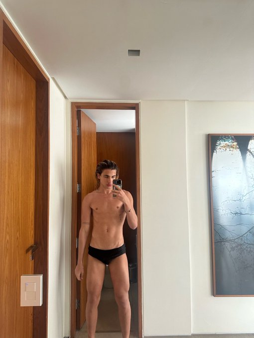 Oi Twitter https://t.co/Mj9oVhfRHF