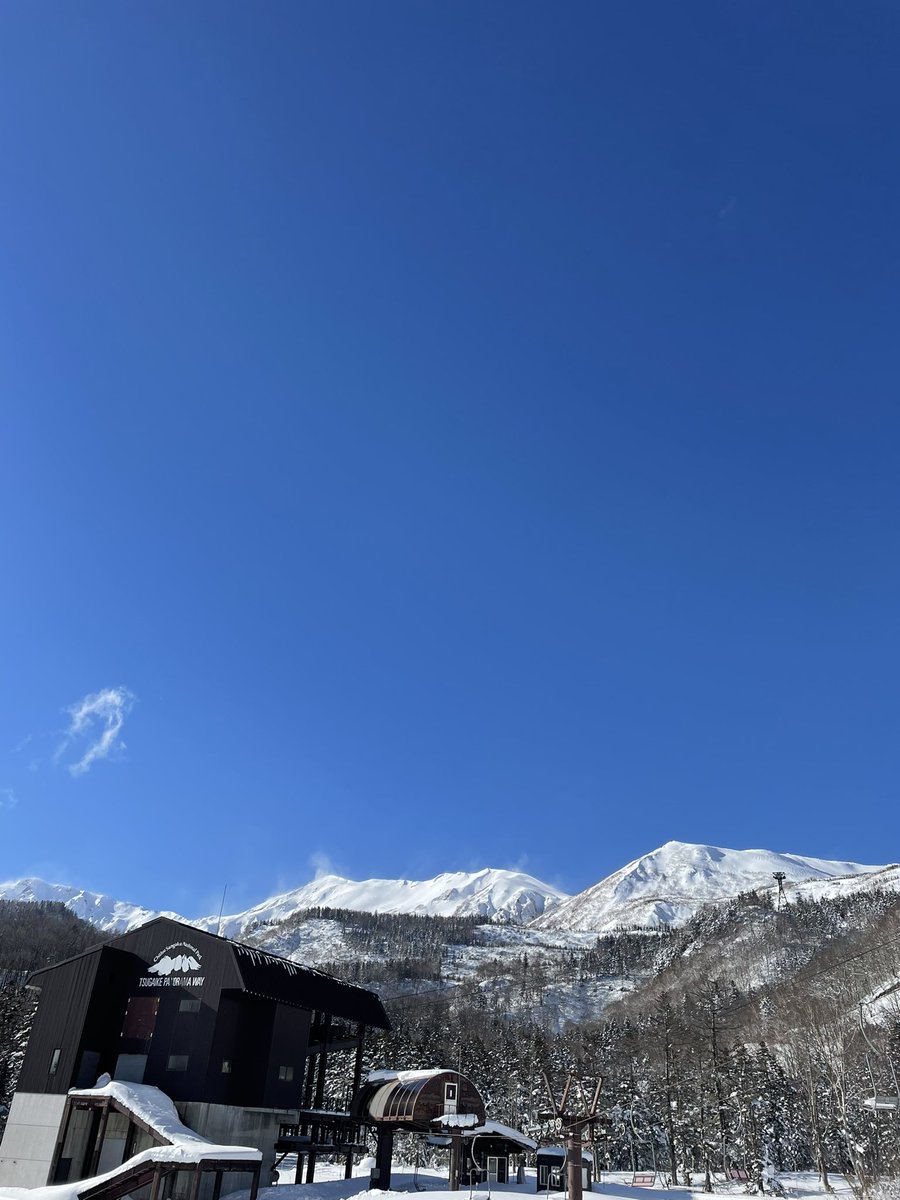 APISHE_'s tweet photo. 2024/1/2(火) 栂池高原スキー場の絶景をお届けしますね😉

初めて行ったスキー場ですが、スケールと景色に感動🥺 https://t.co/sQz3K6vErG
