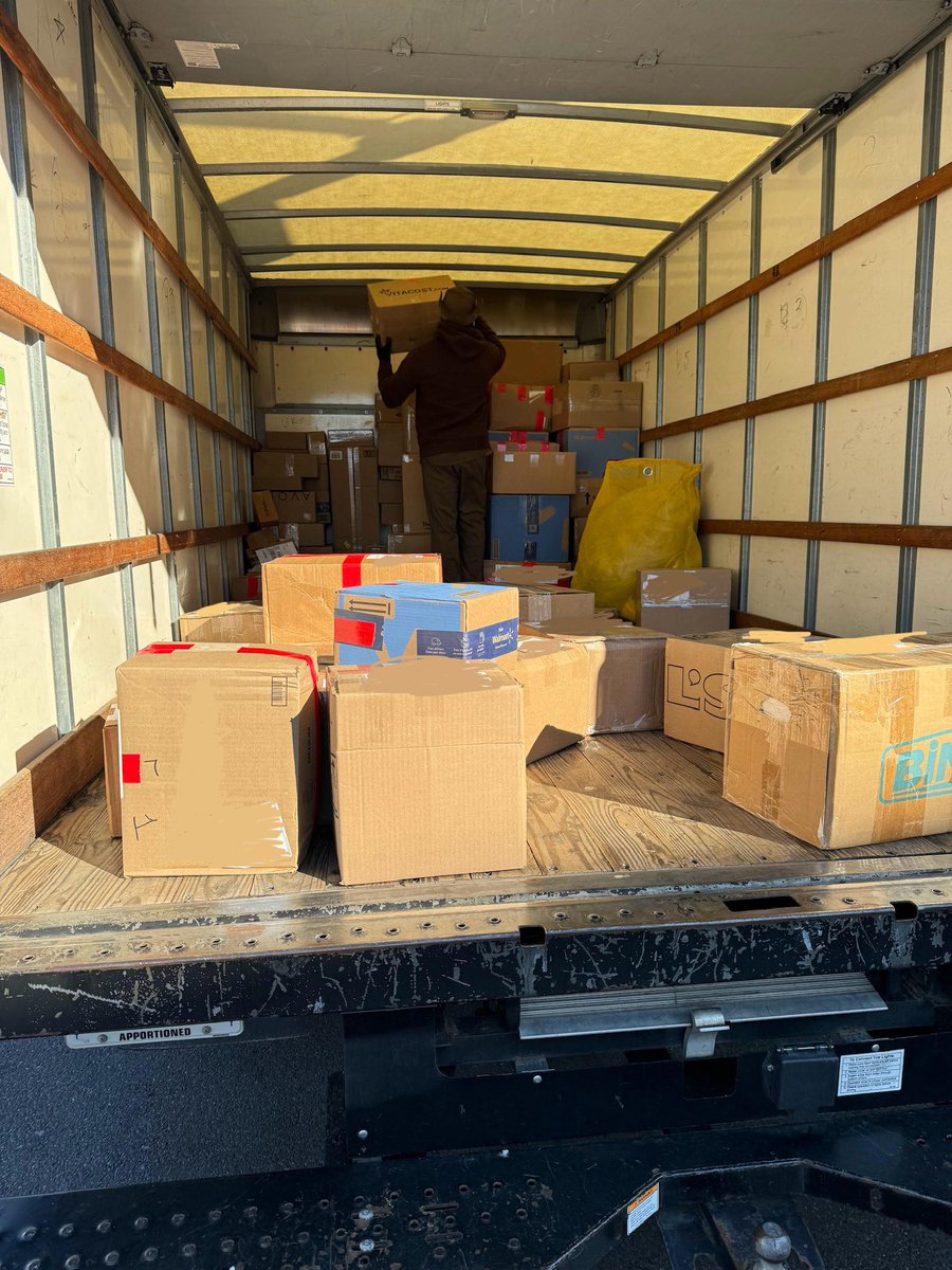 Pushin shipments out right after New Years, SPD pick up for the day. Happy new years!🚀🚀🚀