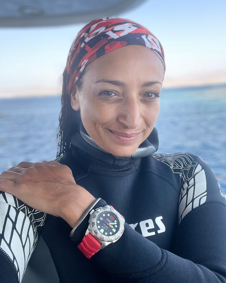 Starting 2024 with Sigala and her 'DEEP 300M Automatic @diveSSI Edition' dive watch in the #redsea! 👌 Available at your local CHRIS BENZ dealer bit.ly/ChrisBenz_Deal…, online bit.ly/SSI-EDITION or if you are a SSI member after log-in here: my.divessi.com/chris_benz_ord…