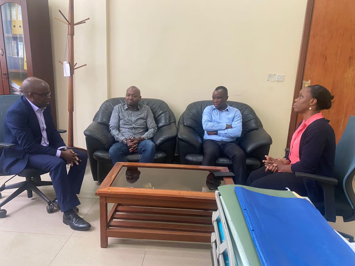 Kigali_College's tweet photo. Today, on 3rd January 2024, the Management of @IPRCKigali  bids farewell to Mr. Nkundanyirazo Merci Cesar , a diaspora professional living in Belgium.
The management appreciated his great contribution in the implementation of the 'Diaspora Engagement in TVET Sector' project... https://t.co/KB0HiekdUx