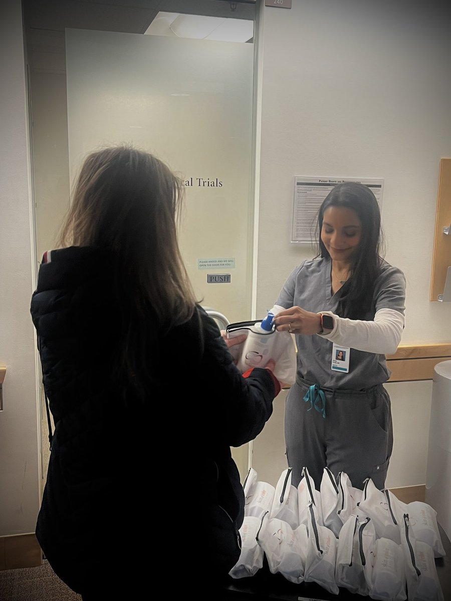 PayalPatelMD's tweet photo. Combatting this cold and dry weather with Skin of Color Society’s Best Winter Skin initiative #MyBestWinterSkin #SOCSMBWS #skinofcolorsociety https://t.co/3ao7sAGqNI
