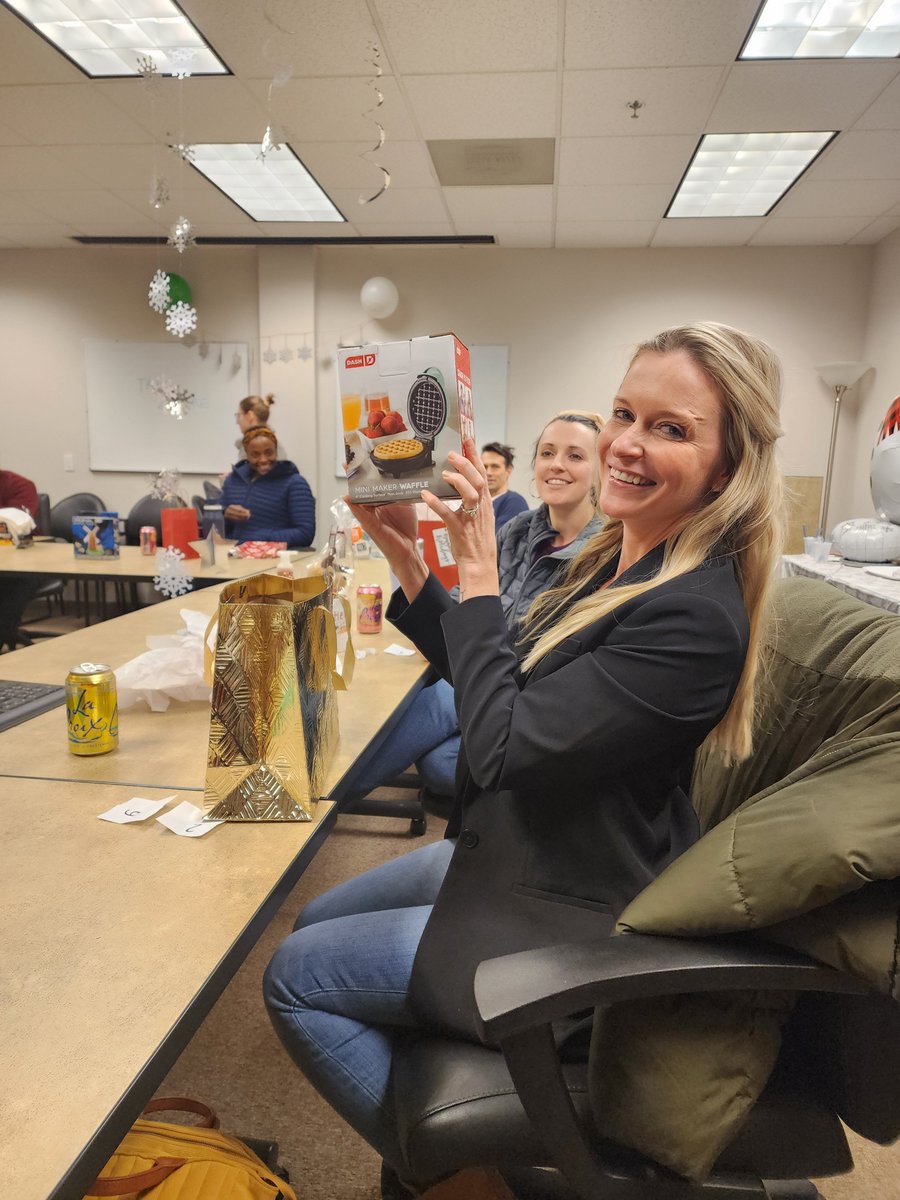 gonapsacc's tweet photo. The Children's Healthy Weight Research Group gathered in December for a holiday gift exchange and some fun games. We had a great time connecting and celebrating as a team! ❄️❤️🎄 https://t.co/1rZVnkFKpo