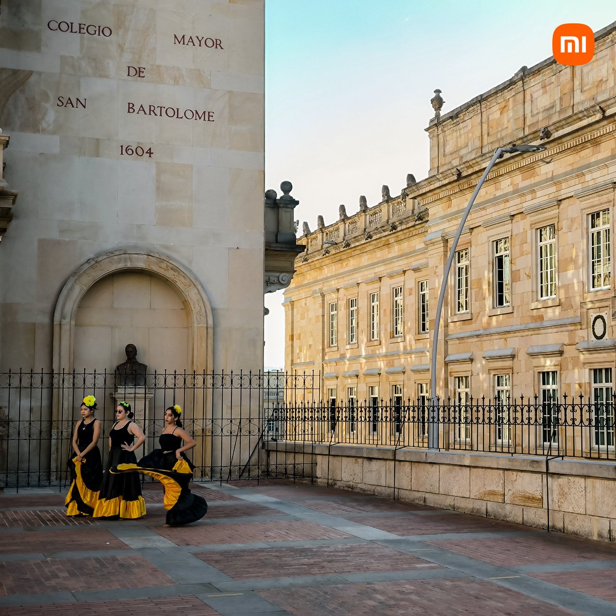 XiaomiChile's tweet photo. Los bailes tradicionales de #Colombia dejan sin palabras. En este país cada aventura es una experiencia inolvidable. Con el #Xiaomi13T, captura cada momento de tus viajes con el #UltraGranAngular y deja que las imágenes hablen por sí solas🇨🇴😍 https://t.co/20DMP2mAmi