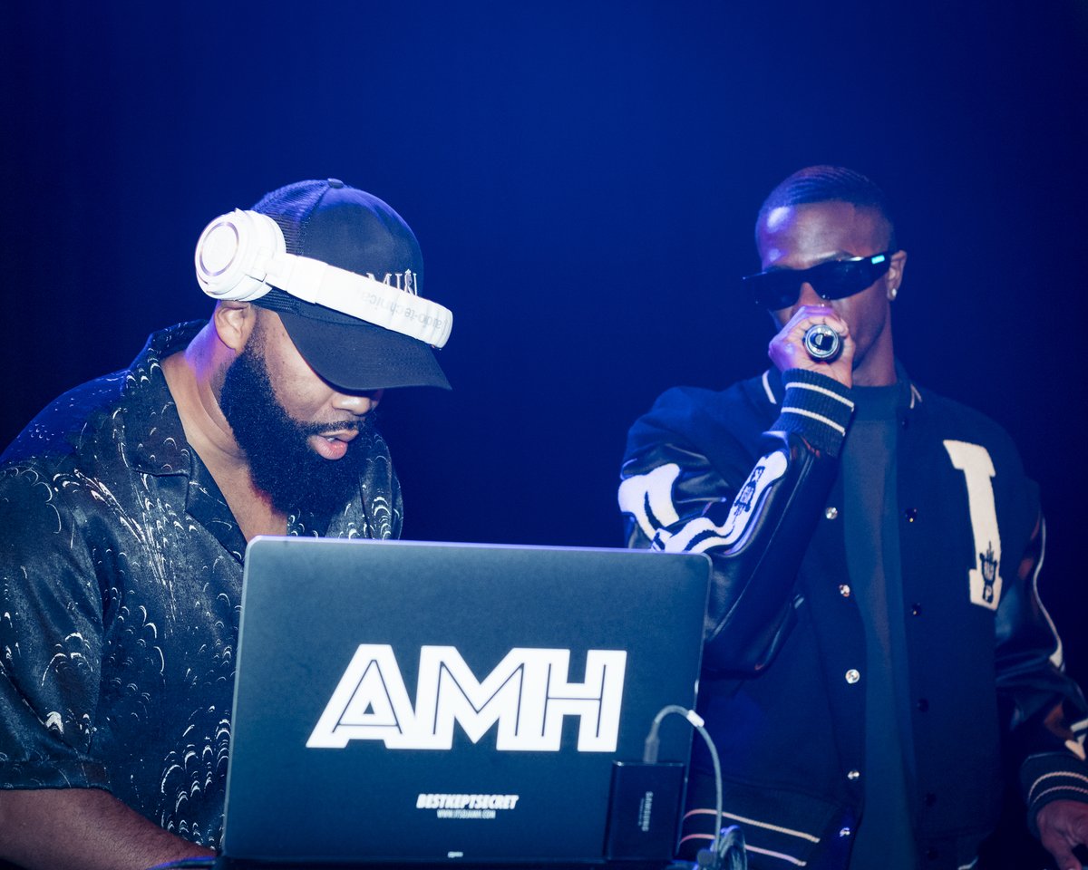 FmmProductions's tweet photo. Grateful for every opportunity. Happy New Year. @u_me_rnb @dj_amh @iamdjhbk 

#AnotherTripAroundTheSun
#UMERNB
#NYE
#MYA
#ProductionCompany
#Philly https://t.co/hoDfRWgLi5
