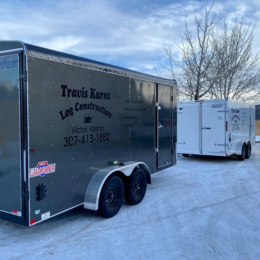 gravity_graphic's tweet image. Travis Karn’s Log Construction getting nice and branded on all their trailers. 

#Branding #Trailergraphics #LogConstruction #TetonValley
