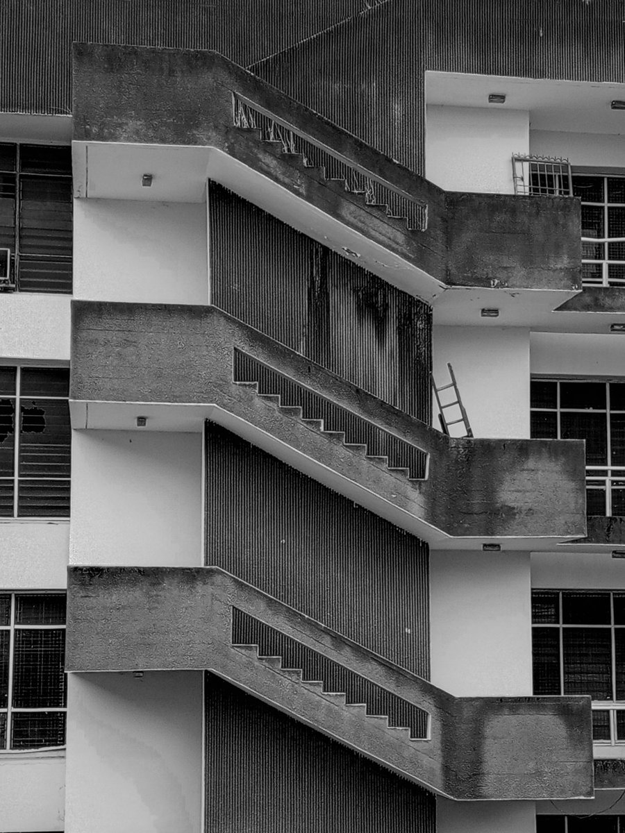 AdekunleIbuku16's tweet photo. How was your day?
Greetings from Africas most beautiful campus.
Shot on @InfinixNigeria Hot 30
Edited with @Lightroom mobile
Inspired by @thejuwonlo
#GreatIfe #Oautweeter #OauX #monochrome #blackandwhite #photography https://t.co/3S7TxNcFOh