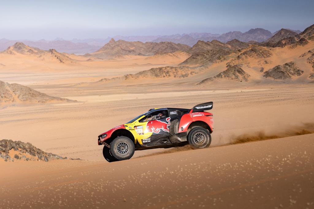 SebastienLoeb's tweet photo. Shakedown ✔️
The countdown is on ⏳

#BRX #DakarRally #W2RC #BFGoodrich #RedBull #SFR #RichardMille #Bardahl #Vulcanet #Bell https://t.co/he7eOEBbPk