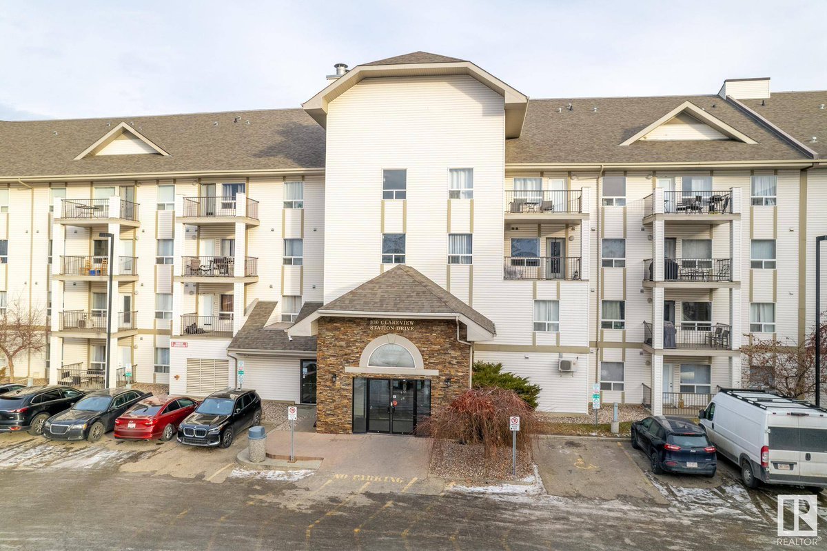 yegforme's tweet photo. #1110 330 CLAREVIEW STATION DR NW, Edmonton, AB T5Y 0E6 back on the market!
Take a look at this awesome space: https://t.co/HHGHCUUNJo https://t.co/ckxg65I5jB