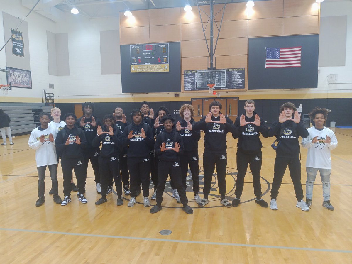 Clinton Men's Basketball tweet media