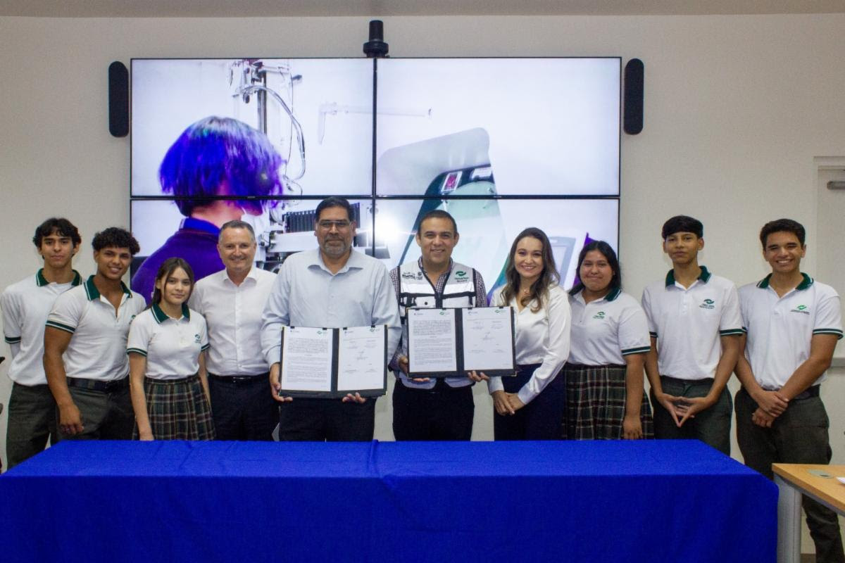 rafarenteria11's tweet photo. Implementará Conalep Sonora Modelo de Educación Dual con apoyo de Coparmex
https://t.co/gFe6EHHCZp
@conalep_sonora @COPARMEXSON @gobiernosonora https://t.co/rftDwR3fMk