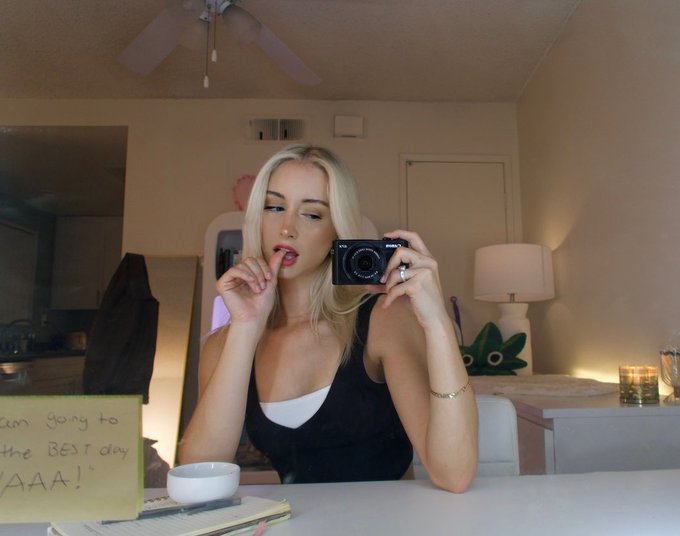 come take a bite 🧛&zwj;♀️ https://t.co/324qnVEPYB