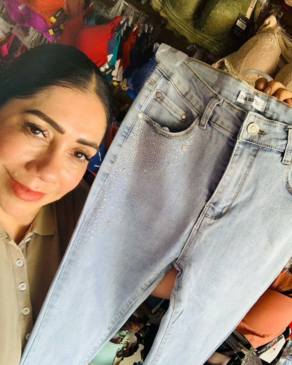 LupitaAcapulco's tweet photo. ✅️ Nos acaban de llegar hermosos modelos en pantalón, bodys y blusas a un súper precio en Lencería y Zapatería "El Encanto"💲‼️🤏🏻
Contamos con todas las tallas.
¡Será un gusto atenderles!
Calle 16 de septiembre, Col. Centro.
#Acapulco #Lencería #Zapatería #PrendasDeVestir https://t.co/qwrq3o9u2i