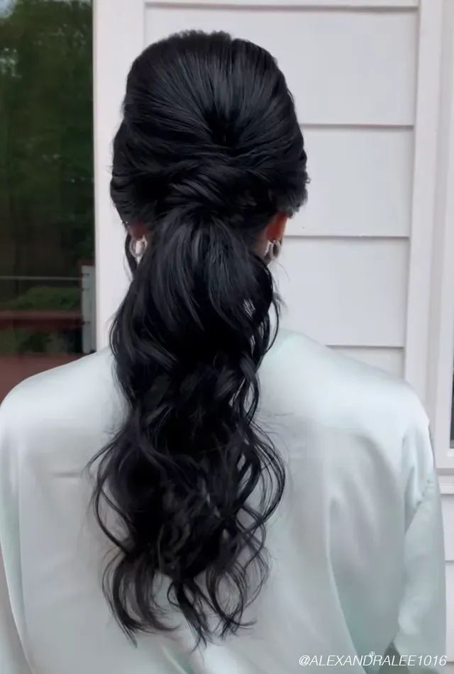 BangstyleTweets's tweet image. Gaining more and more popularity as a place to look for #beauty and #hair inspiration, this season everyone is paying attention to what’s being showcased on this platform. The latest hit? Hair #poufs!

CLICK HERE: buff.ly/3HAqUcn