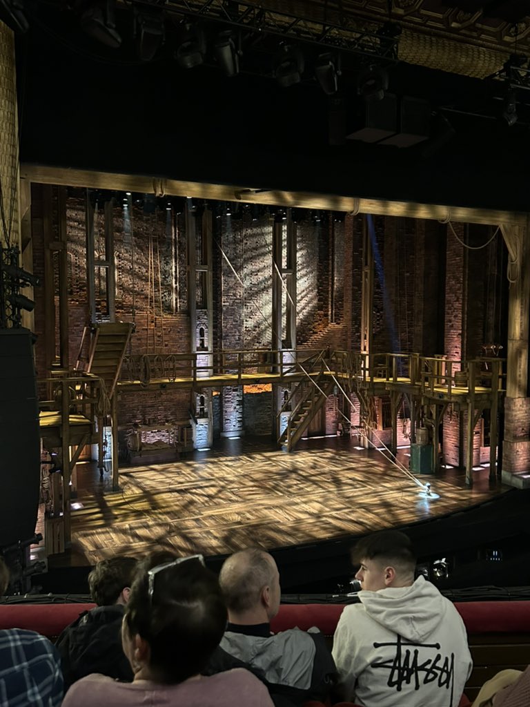 ‘In the room where it happened’ tonight 👑 🎭 <a href="/HamiltonMusical/">Hamilton</a> <a href="/ATGTICKETS/">ATGtickets</a>