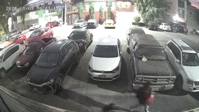 l7tovar's tweet photo. @c4jimenez en el retorno 3 de Anselmo de la Portilla en @A_VCarranza me han robado los espejos del coche ya 3 veces. Con la cámara que pusimos, logramos captar al ratero, pero los policías dicen que no pueden hacer nada porque solo pueden detenerlo corriendo el delito. https://t.co/eahe2FuIl9