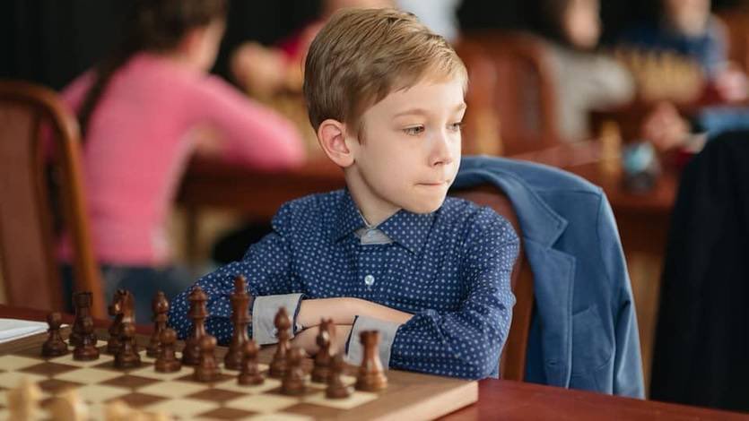 14 year old Ukrainian 🇺🇦 Ihor Samunenkov becomes the world’s youngest chess grandmaster!!! 

Congratulations buddy! 😁🇺🇦✊