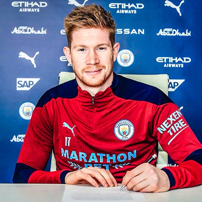 🚨 Kevin De Bruyne negotiated his new contract without an agent. 👏 

When De Bruyne was negotiating his Man City extension in 2021, he decided to use several football analytics software to provide his own stats. 

He presented his own data to the club, without an agent, to help