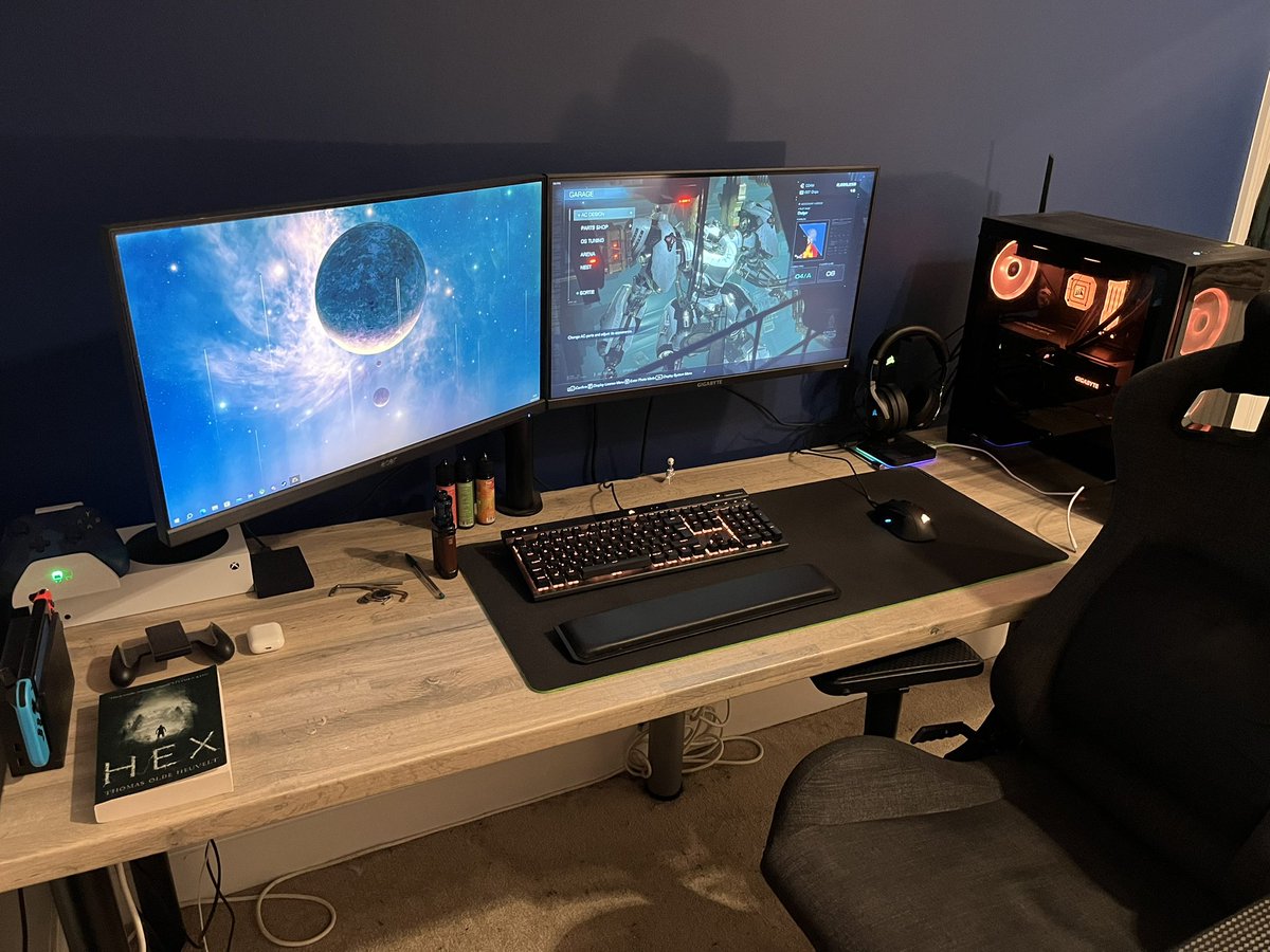 jammy_buggar's tweet photo. @JayzTwoCents Desk is just some kitchen countertop with some legs https://t.co/0kqqvz5Hcu