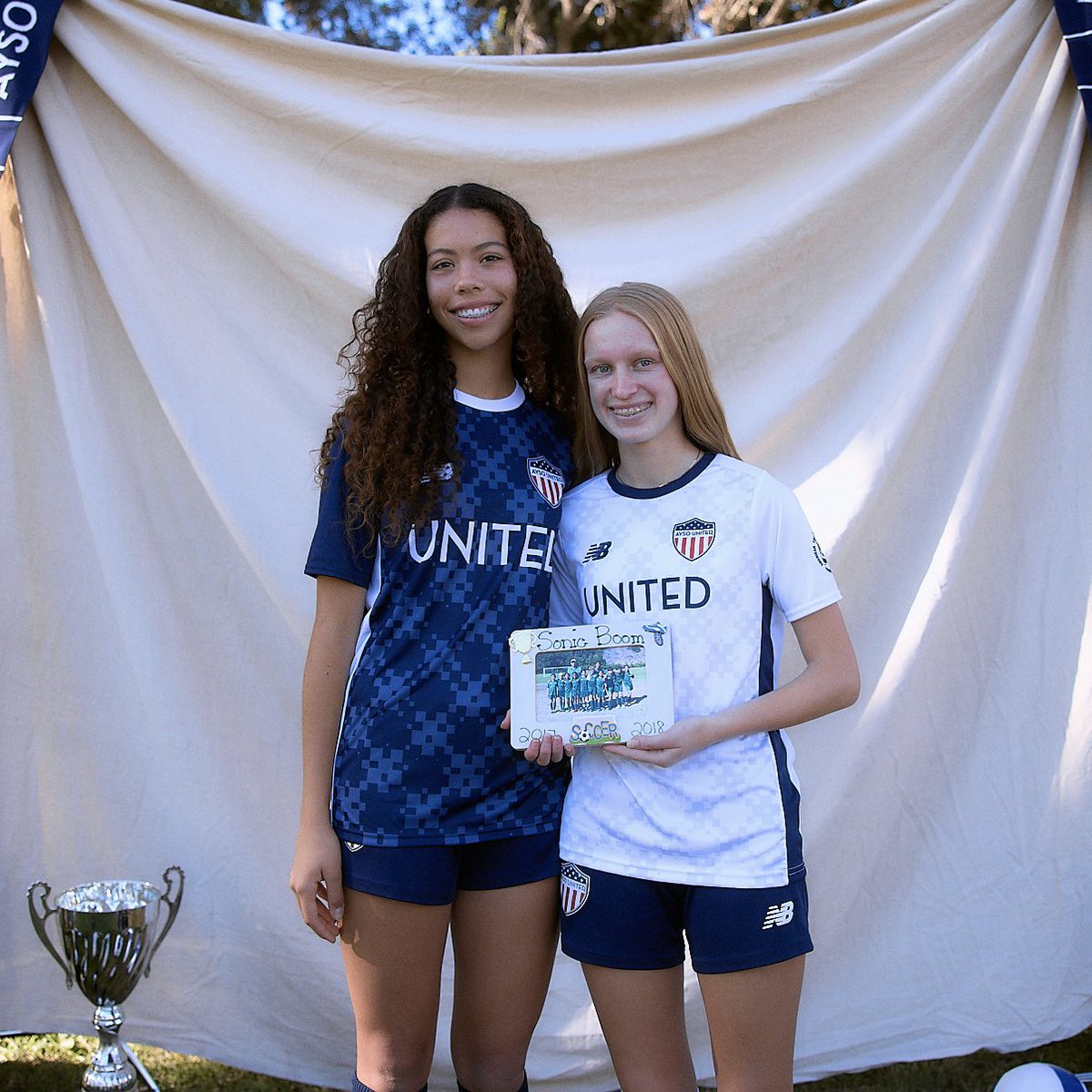AYSOUnited's tweet photo. AYSO ⏩ AYSO United 🤝

A special moment from our new kit reveal - a lifelong friendship through the #AYSOsoccer player pathway. https://t.co/BtEhM1XNQg