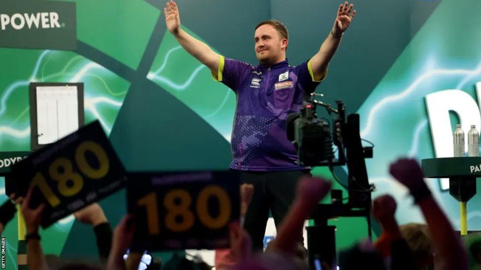 📺 Not on #regulartv ❓ Guess there some rights issue stopping that 🤔 #LIVEWorld Darts final: #Littler v #Humphries - live text from 19:30 GMT 🎯🎯🎯
#littlerhumphries 🎯