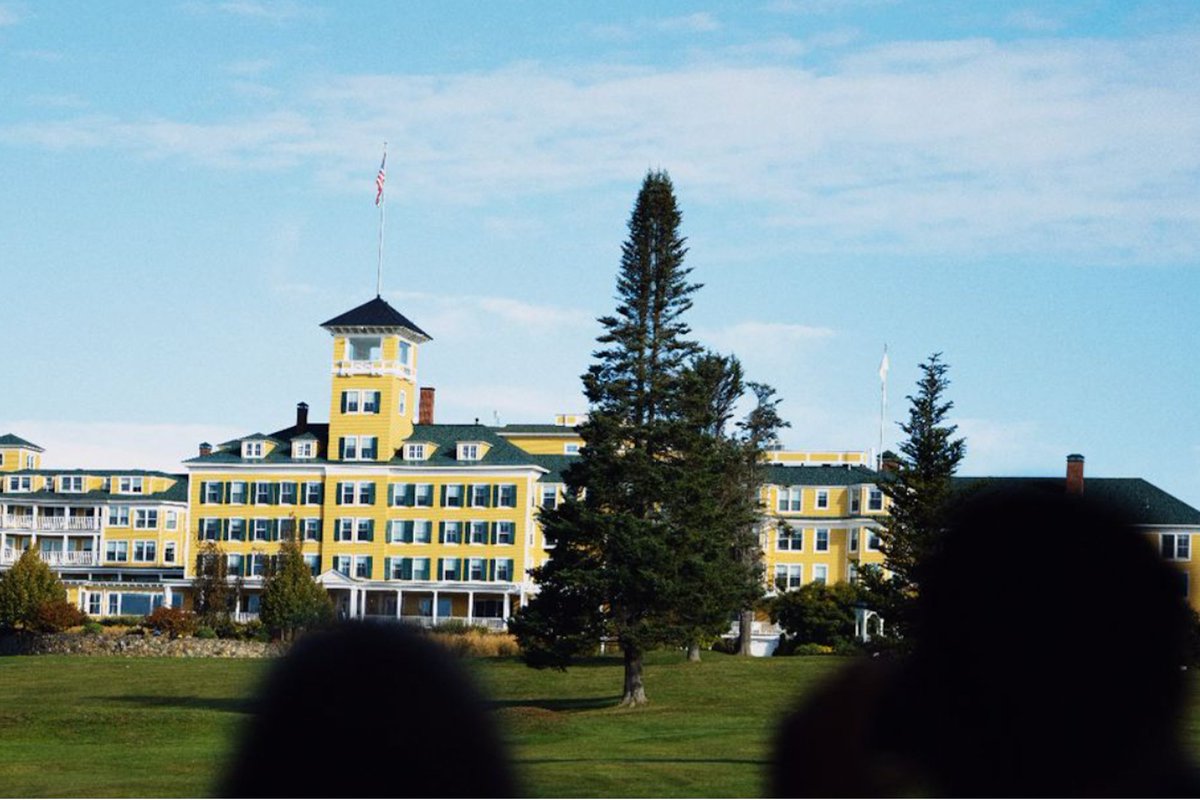 SOLProfessional's tweet photo. 1 Dead, 1 Hospitalized After Reportedly Contracting Mysterious Illness at Upscale U.S. Resort https://t.co/pS9Tn6lT85 https://t.co/z9V0trsRIb