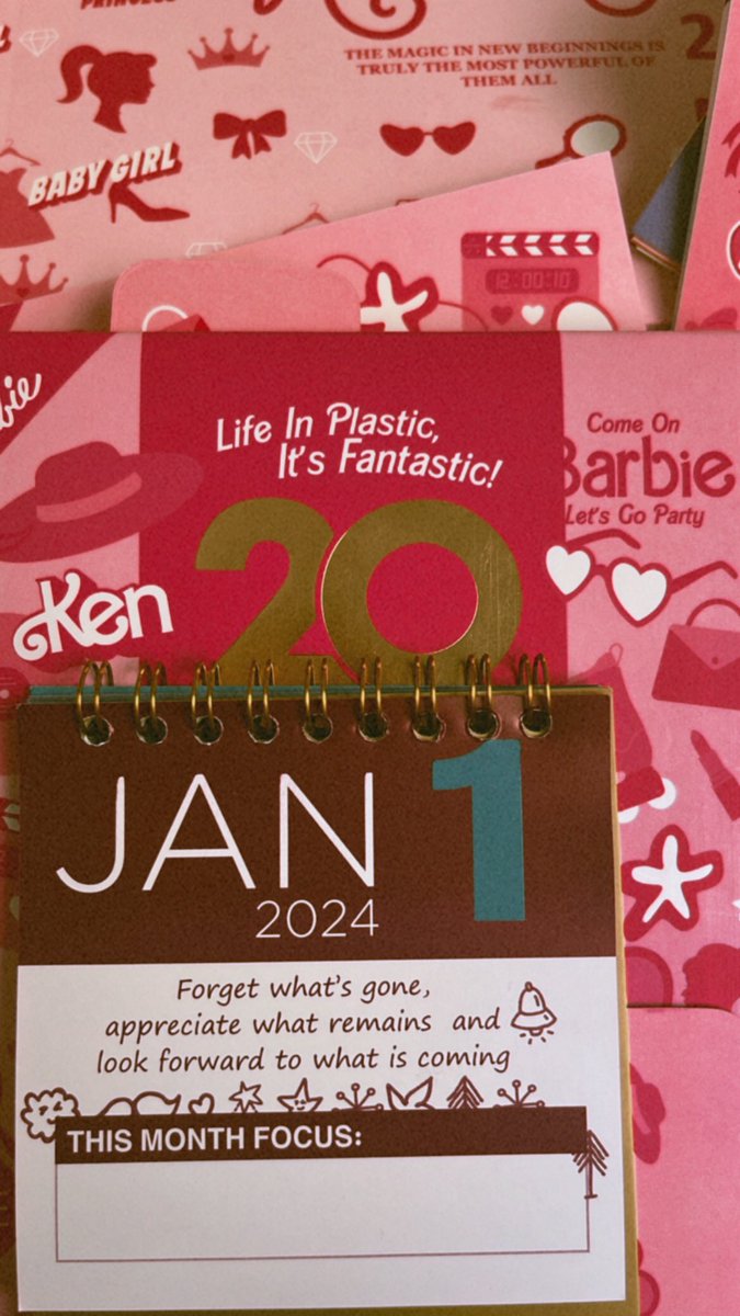 OlaMuhammad_'s tweet photo. 💗 My Secret Santa knows me well 💗 https://t.co/3gDSqlrlxn