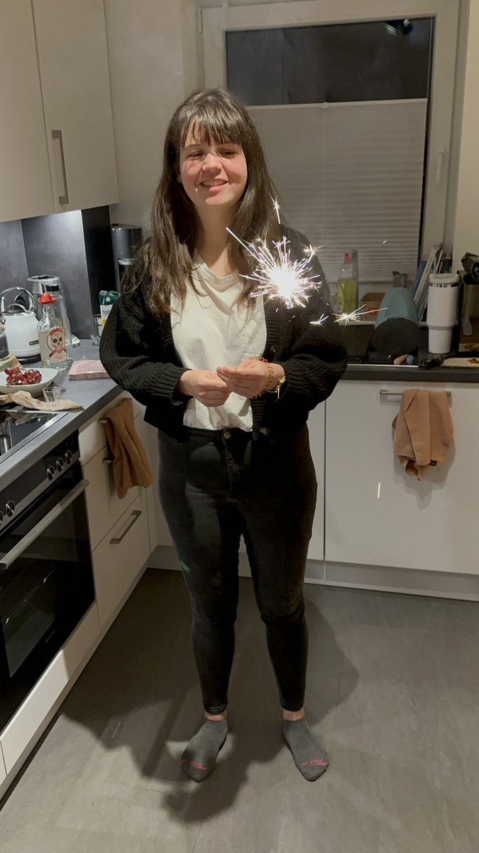 meervonmir's tweet photo. hey, mein name ist julia. ich bin seit heute 28 (screams internally) und lag im ikea auf dem boden, weil wir den karton mit dem barcode nach unten, intelligenterweise, in den wagen gestellt haben. naja cheers 🥂 https://t.co/zI3JbQTrYx