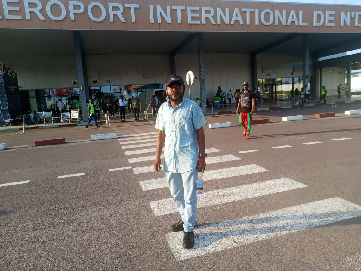 coeurdafriqueM's tweet photo. Kinshasa est la seule ville au monde où l'on se sent chez soi lorsque l'on est de null part, l'hospitalité légendaire des kinoises et kinois, et la réalité de la vie au quotidienne des populations, c'est ainsi qu'on dit #kinshasa #eleki #partout ❤🥰
@PrinceIlunga14 @damkup https://t.co/ySYCyTbZTu