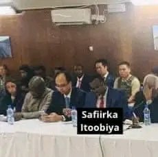 abdigaxnuug's tweet photo. A treason of the last order , a coutry who violates your teritorial dignity and sovereignity of the nation , its ambassador to somalia is in mogadishu , Hassan sheik was the part of such violation, ismail omar gelle and Hassan sheik  are part of momorandum of understanding in ADB https://t.co/3dU3Qj75zd