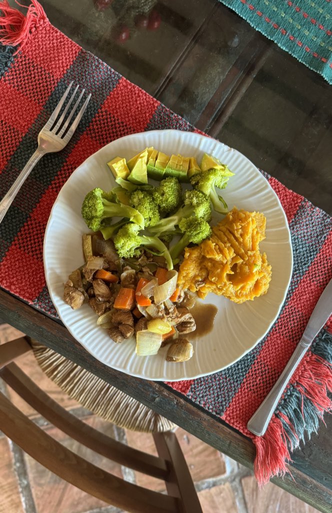 KatherineGamez's tweet photo. Nutrición antes que dieta 🥦 https://t.co/04EyBelel0