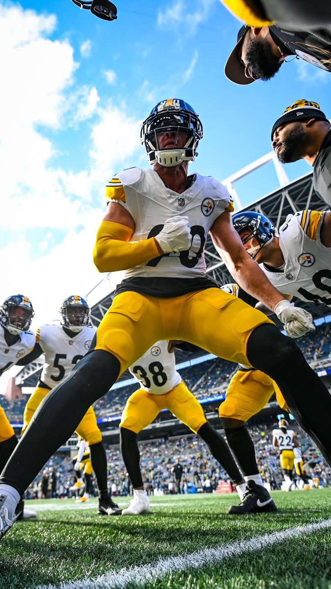 pallaj157's tweet photo. Like and Repost for all those #Steelers fans who are the real ones. No matter who is at QB, who the coach is, you ride with this team through it all! I’m tired of seeing all these negative people on here. Y’all can find a new team to root for. #Herewego https://t.co/SAQTYjxpns