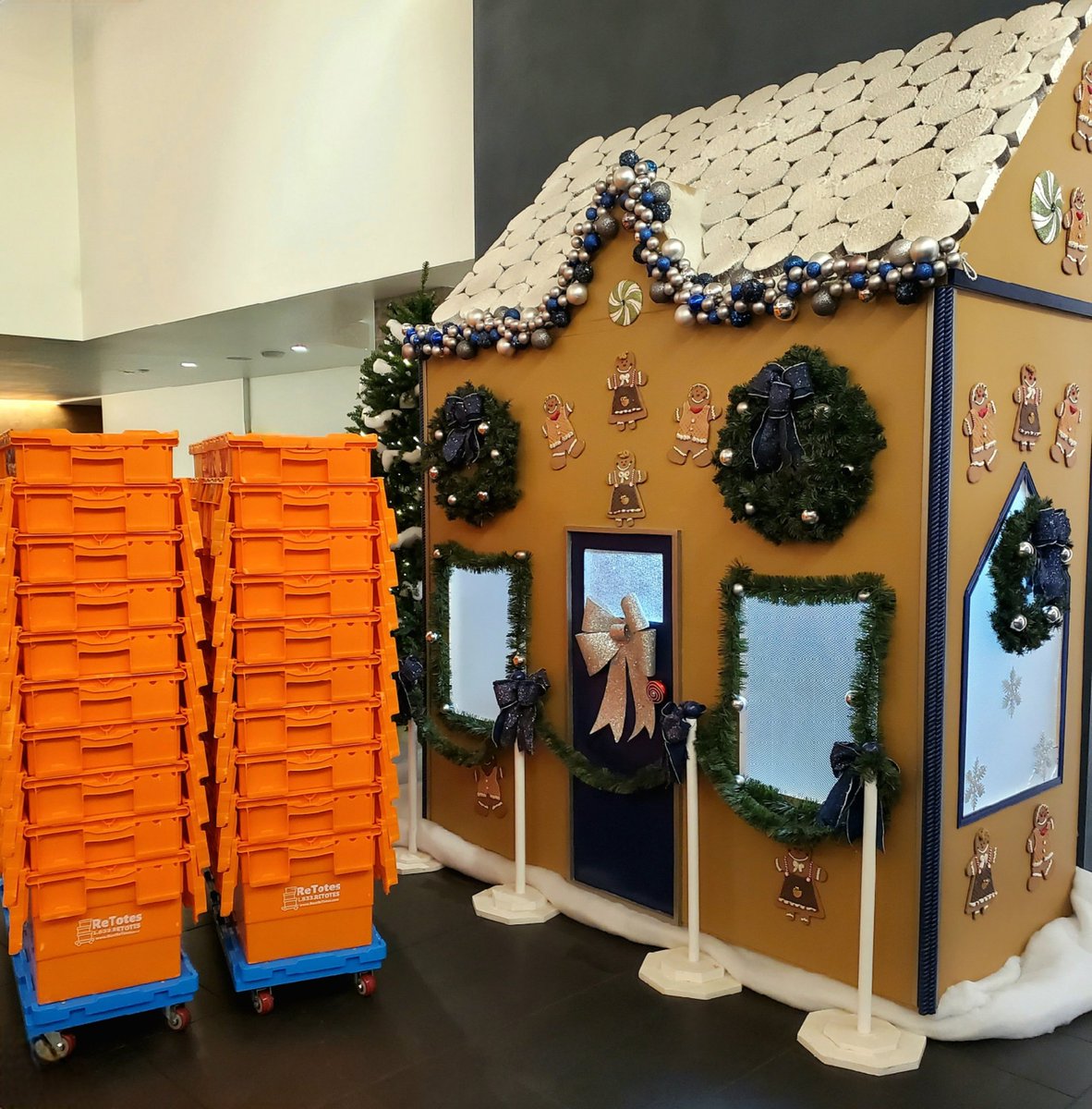 ReTotes's tweet image. ReTotes are perfect for any kind of house move - apartment house, detached house, or even a gingerbread house! Undoubtedly sturdy enough to protect all your fragile and gingerly valuables.