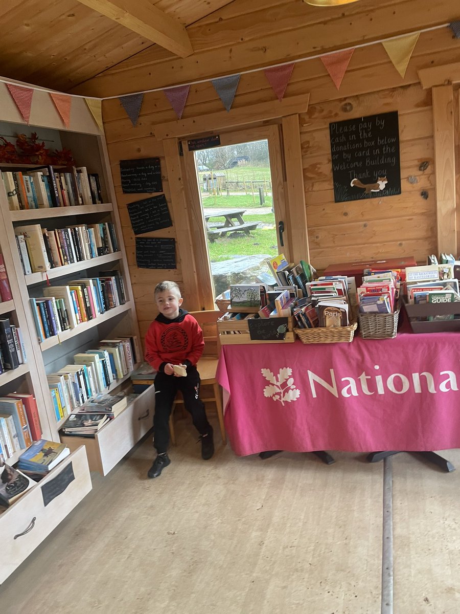 kimlouise84's tweet photo. After a very wet &amp; windy walk at Padley Gorge we still found time for a read. Amber’s reading Jack’s Little Party by Bob Graham 🎉 
We found the cutest Book Den @nationaltrust Longshaw Estate, Clarke picked a book by The Simpsons 
@Ballifieldpri #BallifieldActiveReading 📕 https://t.co/XsqP5ZLvU9