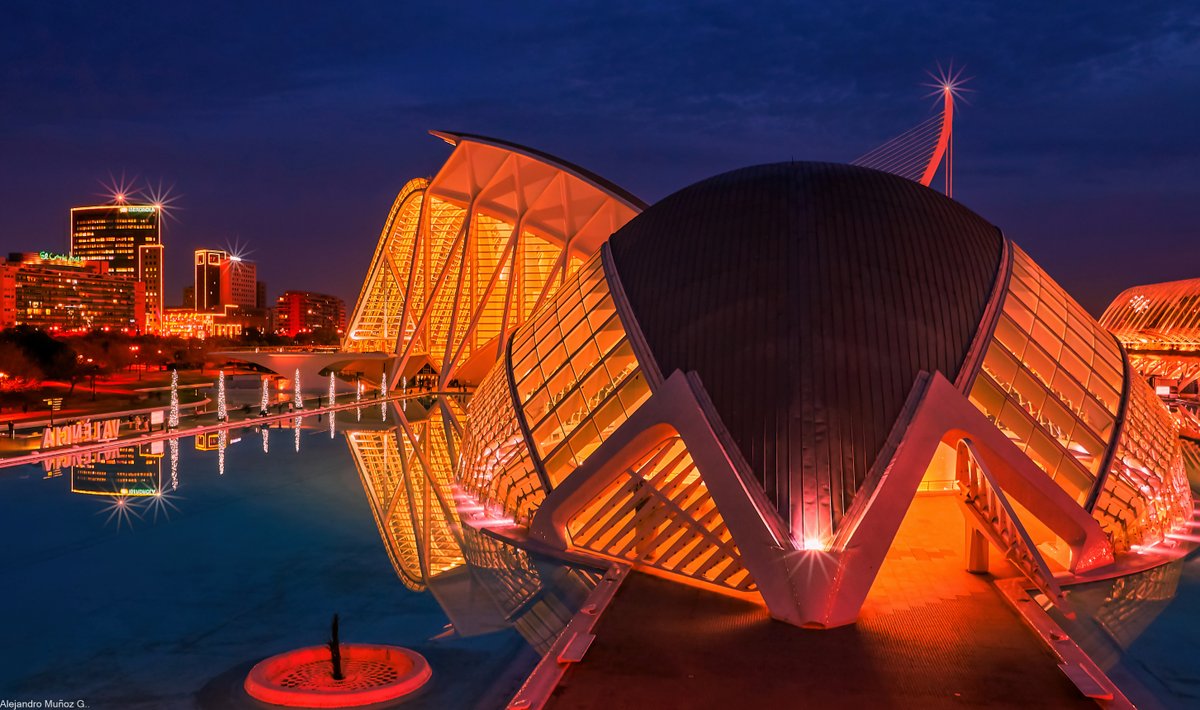 Álex Muñoz 📷 ☀🦇 💯 🧡 (@alexmuozgarc) on Twitter photo Cuando llega la #noche a la 💡#CiudaddelasArtesylasCiencias #Valencia
<a href="/CACiencies/">Ciudad Artes Ciencia</a> <a href="/elcorteingles/">El Corte Inglés</a> <a href="/iberdrola/">Iberdrola</a> <a href="/Valenciaturismo/">VisitValència.</a> @valencia <a href="/valenciabonita_/">Valencia Bonita ®</a> Cuando llega la #noche a la 💡#CiudaddelasArtesylasCiencias #Valencia
<a href="/CACiencies/">Ciudad Artes Ciencia</a> <a href="/elcorteingles/">El Corte Inglés</a> <a href="/iberdrola/">Iberdrola</a> <a href="/Valenciaturismo/">VisitValència.</a> @valencia <a href="/valenciabonita_/">Valencia Bonita ®</a>