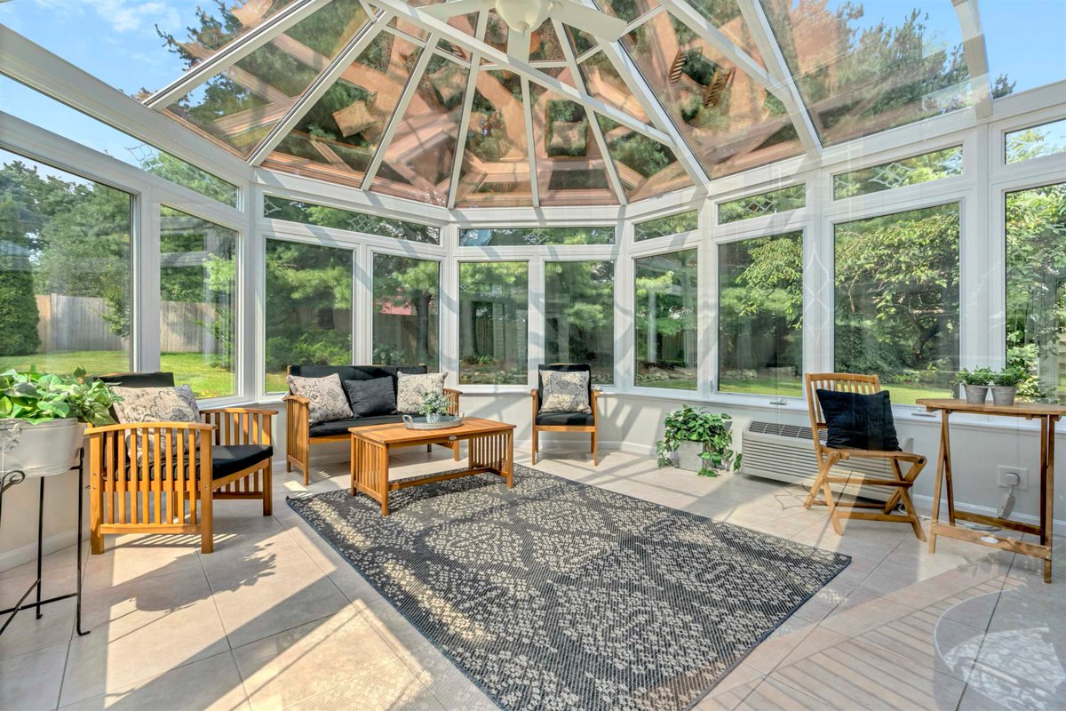 beangroup's tweet photo. 📍3 Hillcrest Drive, Hampton Falls, NH
4 Bed | 4 Bath | 4,260 SqFt | 2.03 Acres
Offered at $1,250,00
•
Listed by Lawa-Na McClellan ➡️ https://t.co/Zb9mGQJuRT
•
✨🏠 New Listing // Situated on a corner lot, 3 Hillcrest Dr. is a stunning home in a sought-after neighborhood. https://t.co/t5orqLbnRV