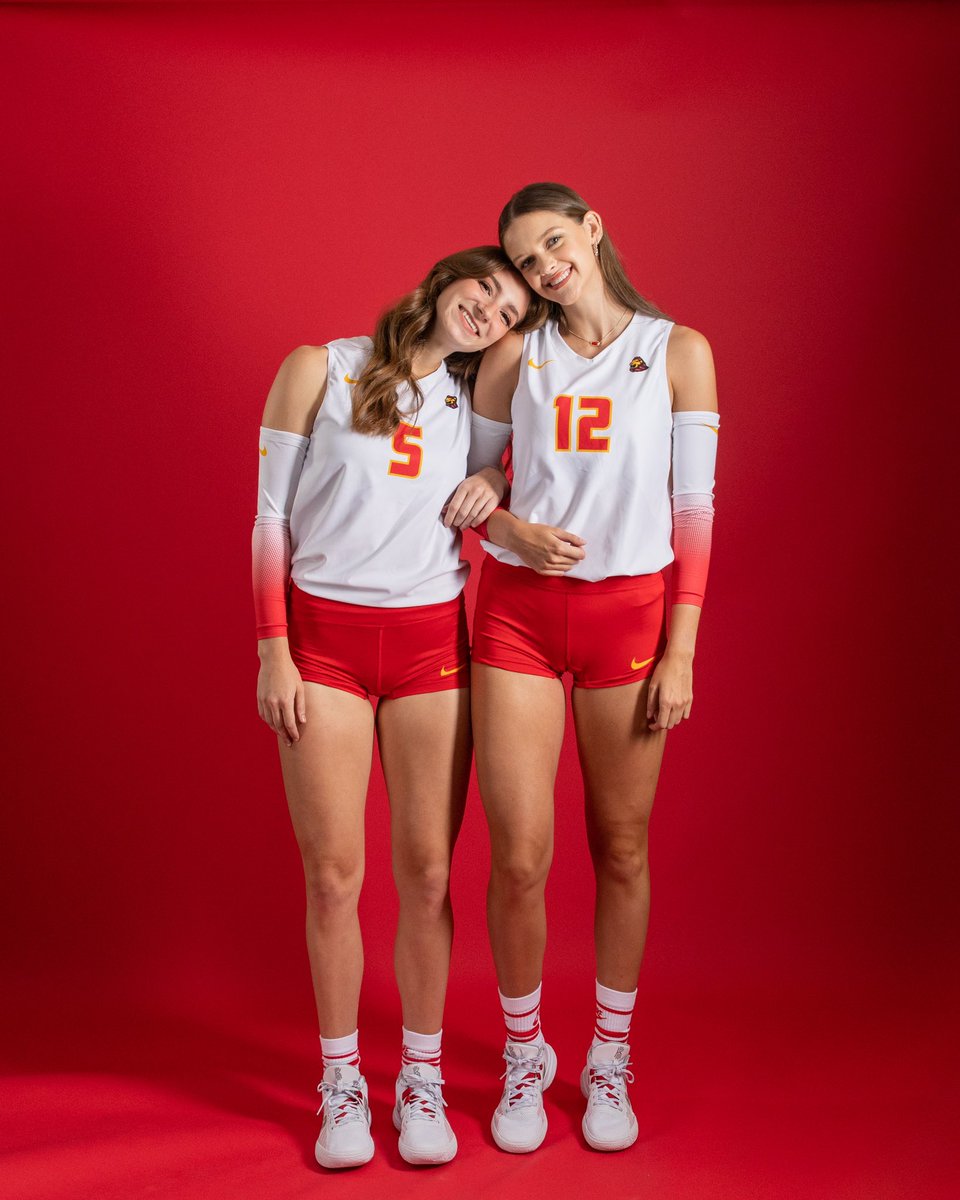 UST Volleyball tweet media