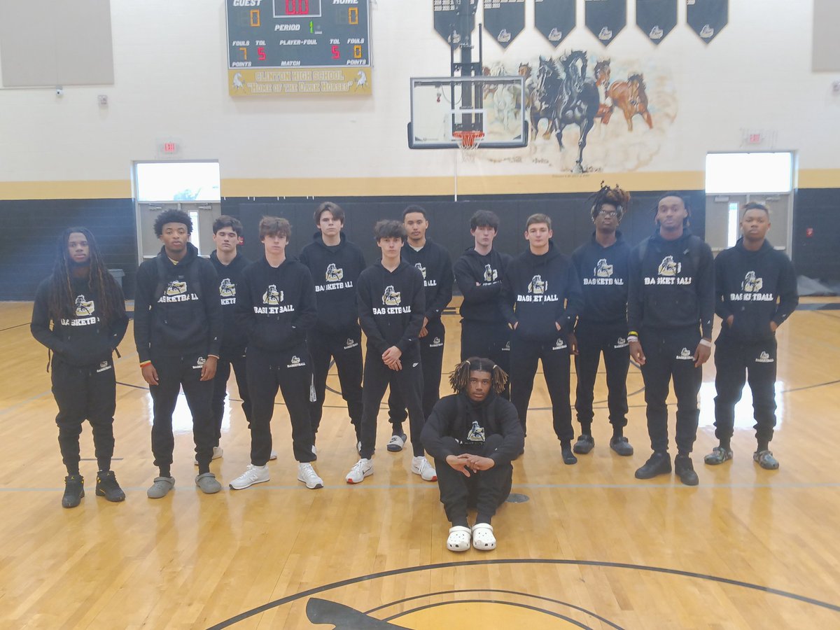 Clinton Men's Basketball tweet media