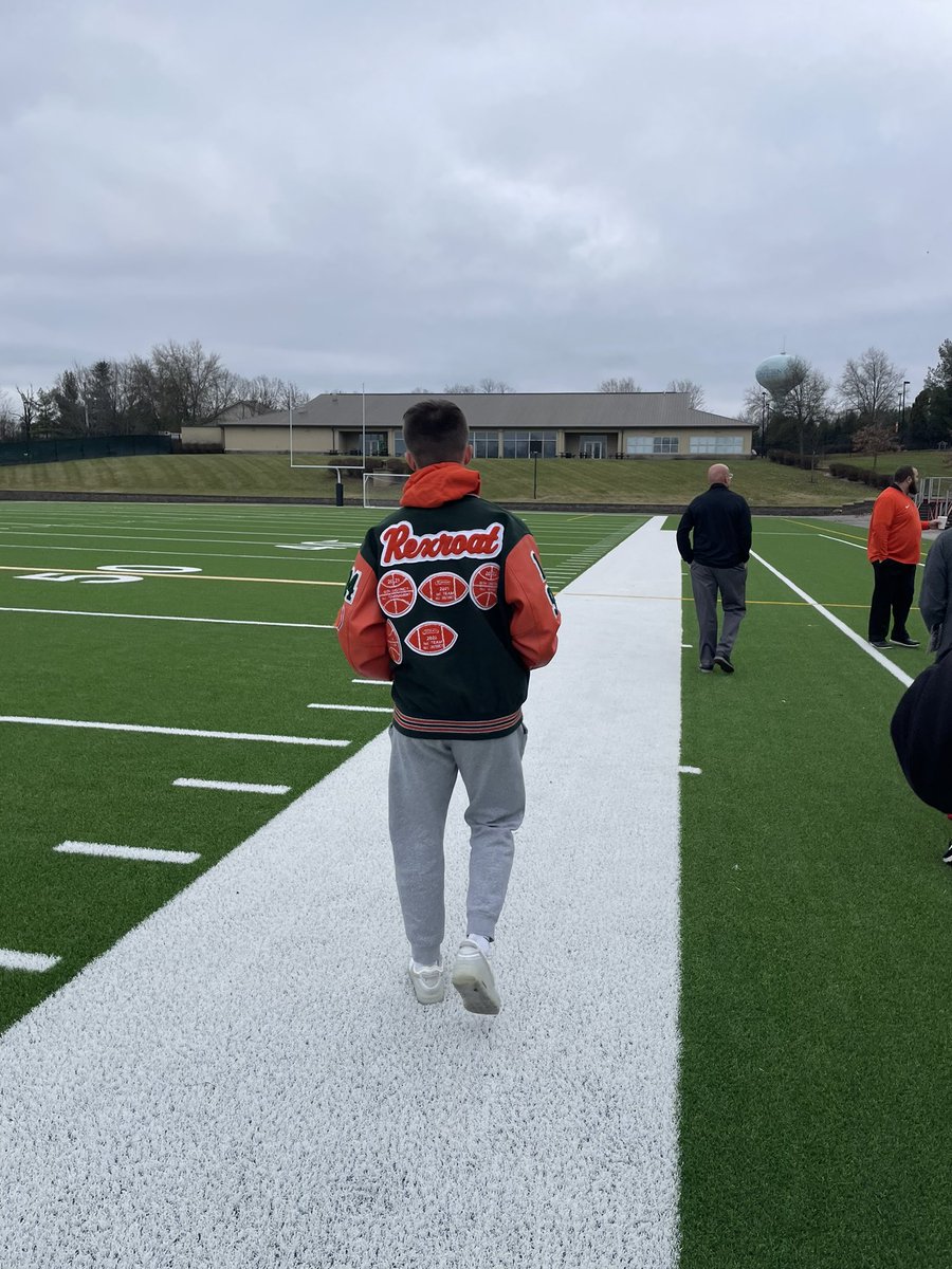 Enjoyed my day at <a href="/Gtown_Football/">Georgetown College Football</a>. Thank you for having me @CoachDC14 <a href="/GtownCoachO/">Chris Oliver</a> <a href="/CoachThrower2/">Michael Thrower</a> <a href="/CoachKellerGC/">Dayne Keller</a>
