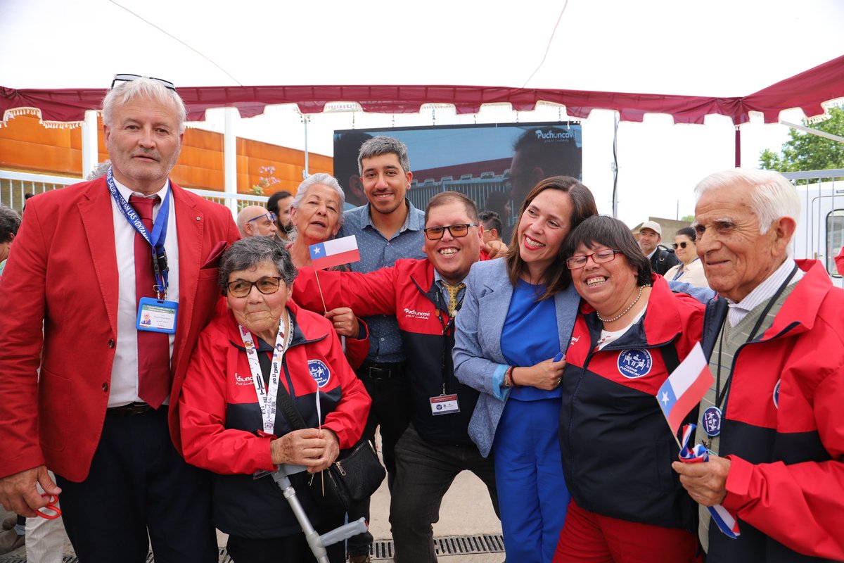 SaludSsrv's tweet photo. 📣 A más de 10 mil personas beneficiará el nuevo CESFAM de #Puchuncaví que fue inaugurado hoy en una emotiva ceremonia donde asistió la Seremi Lorena Cofré junto al Subsec. Redes Asistenciales (S) Juan Vielmas, Gobernador @rmunda, Alcalde @marcosmoralesur (1/3) https://t.co/Fdnnb86k68