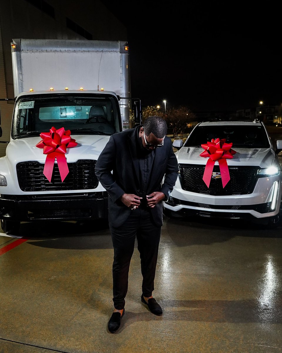 ranlowe's tweet photo. Happy birthday to me just got 2 gift’s for myself all business 2024 https://t.co/W2HqAPDVrn
