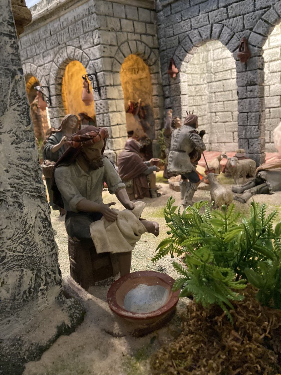 Adviento_DH's tweet photo. DETALLES DE BELENES en #DosHermanas | 💫

1. Parroquia de La Oliva.
2. Hermandad de Santa Ana.
3. Hermandad del Santo Entierro.
4. Rodolfo Jiménez Díaz.

¡¡¡Aún puedes visitarlos!!!

Más información en: 👉🏻 https://t.co/3t74cjMMfI

#BelenesDH #AdvientoDH #Navidad https://t.co/DStXFrDMEU
