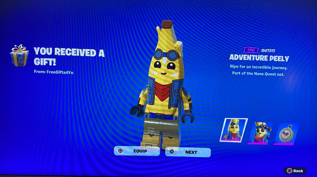 VRtheGamer's tweet photo. EPIC! #LEGOFortnite
#Twitch #YouTube #Discord #Gifts #SavePeely #VRtheGamer #VR4Ever https://t.co/NwhZaPbsSM