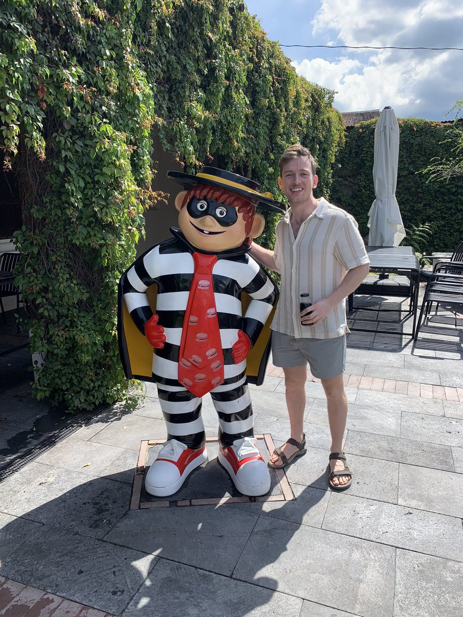 reverse_mail's tweet image. Post your most recent photo with a known abuser