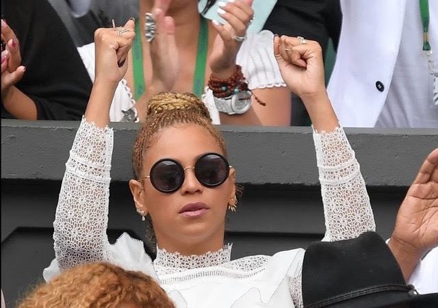 michaeloejoor's tweet image. Deji killed me with thumbs up
 #AMUnscripted