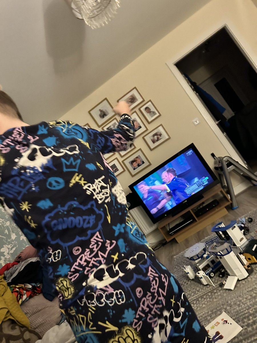 Mrs_Belshaw's tweet image. Mason is loving the dart. Come on Littler 🎯 #WCDarts #dartswc2024